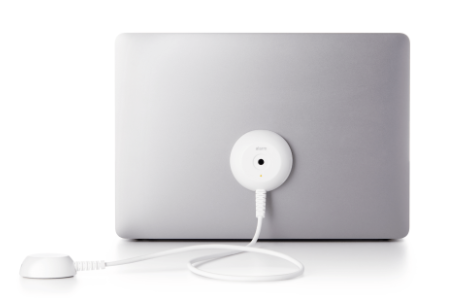 Laptop AOP instalado en monitor